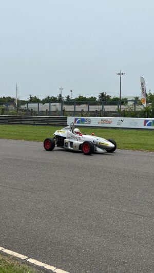 Jini Sundarraj Instagram - Ready set GO Chennai F4🏎️🔥
.
.
#reelsinstagram #trendingreels #f4race