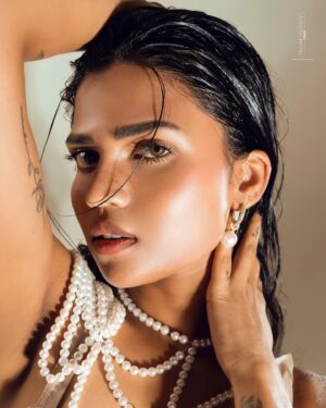 Jini Sundarraj Instagram - NYMPHE - A DREAM OF FLUIDITY & SENSUALITY, 
Ft @jini_sundarraj ✨ An experimental look inspired from Greek Statues ✨ 
..
..
Shot by @prachuprashanth ✨
Creative Direction & Styling @pooja.janag ✨
Makeup & Hair @noormakeup.sculpture ✨
Jewellery (Earrings & Bracelets) @heerbypriyanka ✨
@v3studiospace @prachuprashanth_team @_the_e.s.h.w.a.r ✨

More dropping soon! ✨