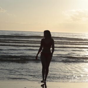 Jini Sundarraj Instagram - Not aging, just upgrading… 
.
.
[Birthday, Birthday picture, 29, Sunset photo, photography] #birthdaypost #29 #sunsetphotography #beachvibes