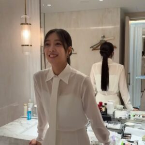 Jo Bo-ah Instagram - (ง •̀_•́)ง 🎄