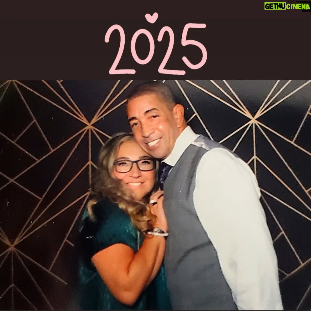 Jo Frost - 18K Likes - With love from us to you dear families.
HAPPY NEW YEAR 🎆🤍 #2025 make it count!