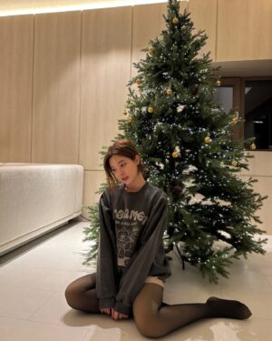 Jo Soo-min Instagram - Merry Christmas🎄🤍to my Genie🧞‍♂️💛