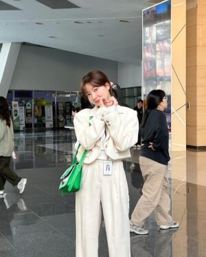 Jo Soo-min Instagram - 하나 소중 모먼트🩷