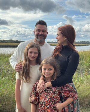 JoAnna Garcia Instagram - Thanksgiving 2024 🍗 1. 🫶🏼 2. My girls 3. Family 4. Me micromanaging 5. My nugget 6. Gingerbread Man pose 7. Making borrowed sport coats look 👩🏻‍🍳💋