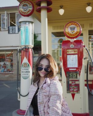 Jolin Tsai Instagram - 超市 錄音室 會議室 化妝室 臥室 的循環
😀😀😀