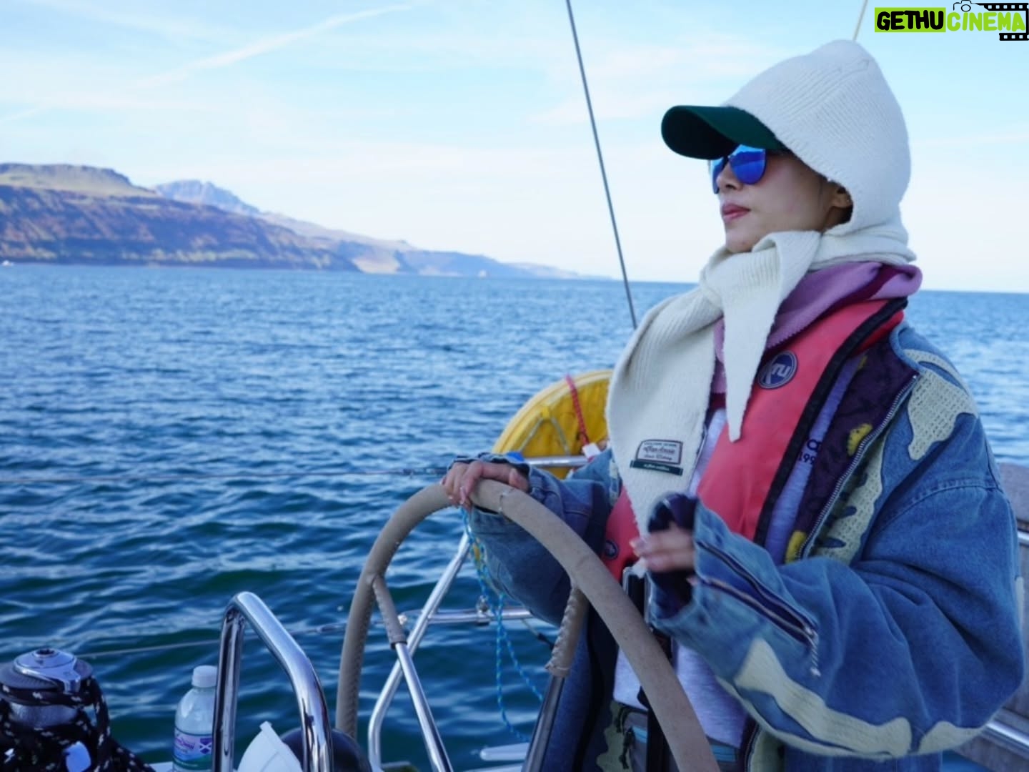 Jolin Tsai - 94.6K Likes - ❤️蘇格蘭 isle of Skye ❤️
治癒之旅 愛死了
眼睛友善😘😘
還意外的學了駕船🎉🎉