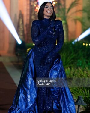 Jordin Sparks Instagram - OBSESSED WITH THIS DRESS! Please!! I’ll wear blue every Christmas if it’s like this! Shout out to @michaelcostello for his beautiful designs and consistency in the fitttt! I felt gorgeous! ❄️💙

GLAM SHOWED OFF w/ THIS ONE:
Makeup: @kimoramulan 
Hair: @seanchristopherfears 
Wig: @lovetaije 
Styling: @khai_themannequin 

Love y’all! 😘