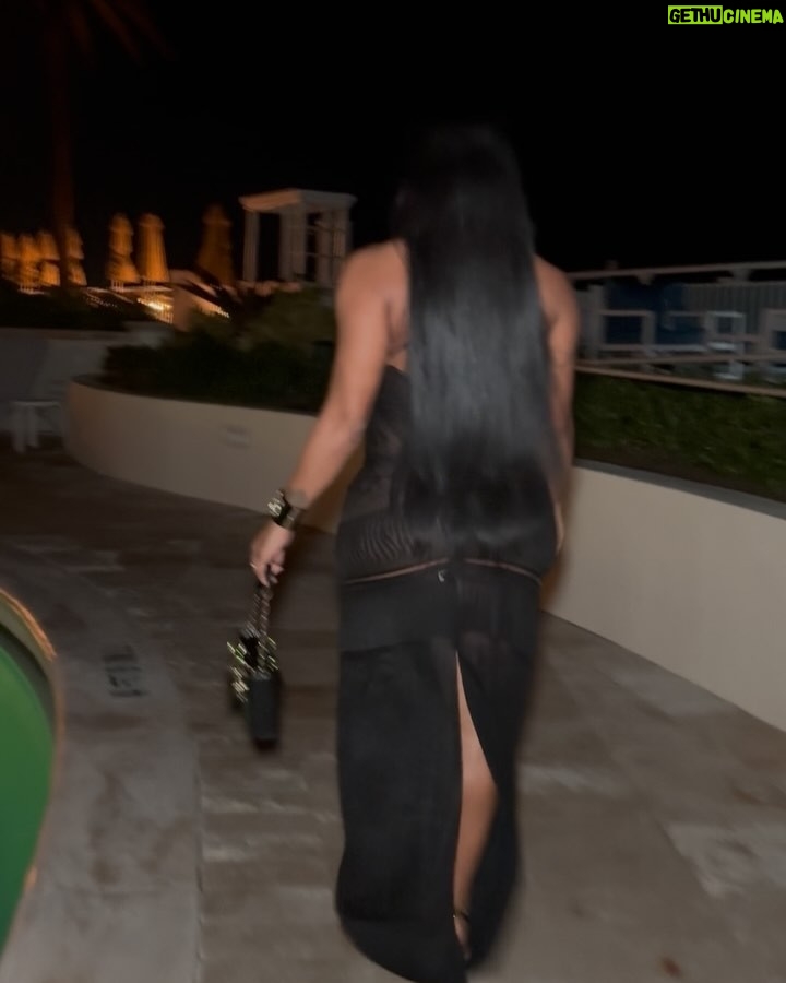 Joseline Hernandez - 105.8K Likes - Getting a baby put in me this year going to be easy π€π
With this sexy #cavalli Number π
May you have lots of health,luck,money this year π°