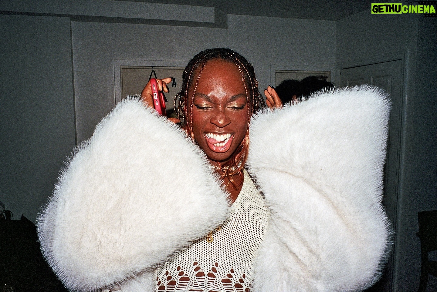 Joy Sunday - 29.5K Likes - my annual New Years shindig, by @jmorelphoto πΈ