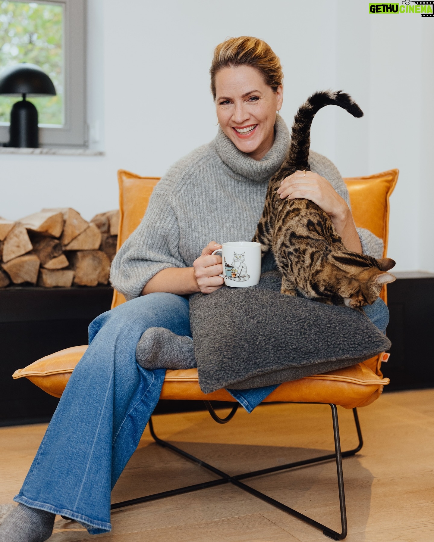 Judith Rakers - 11.2K Likes - Wir wünschen euch einen guten und fröhlichen Rutsch ins Neue Jahr 🎊
#goodbye2024