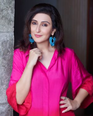Juhi Babbar Instagram - 2025 Ji, you look beautiful 💕✨️

Outfit: my favorite ,Gurgaon based brand- clothing , jewelry & home decor , delivering pan india & international,  @aravalii
Earrings: my darling Acha, @knotted_with_love_by_an
Song: Beautiful, by my dear @achintmarwah ( @noxiousdiachronic
)
MUA: Cutest of them all @karma_kartarun

[New Year | New Beginnings | Fresh Start | Hope And Joy | Love And Light | New Year Wishes | Year Of New Possibilities | Happy Twenty Twenty Five]

#NewYearNewBeginnings #FresStart #HopeAndJoy #LoveAndLight #NewYearWishes #YearOfNewPossibilities #HappyTwentyTwentyFive #lovethesong #beautiful #handcrafted #crochet #juhibabbarsoni