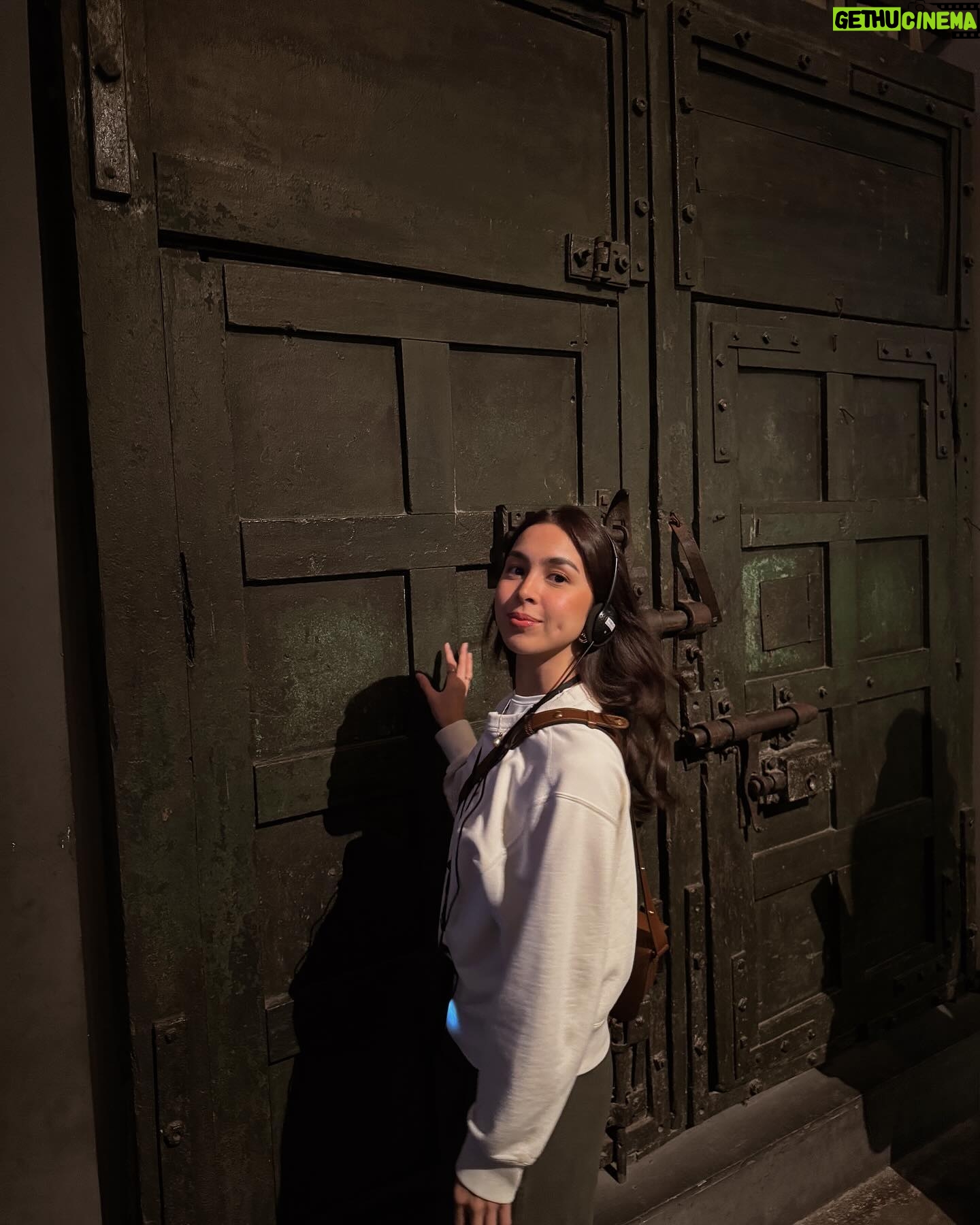 Julia Barretto - 371.8K Likes - Some of my favorite moments from Hanoi 🇻🇳
Grateful to our friends at @accesstravelph for arranging this trip for us — making it a smooth and stress-free process, really enjoyed the entire experience ♡