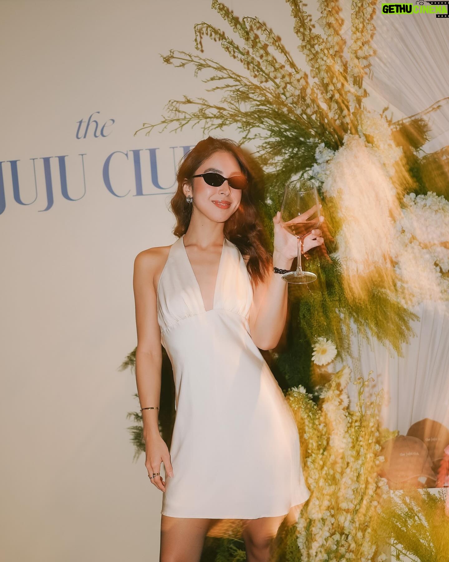 Julia Barretto - 411.7K Likes - Celebrating 3 years of @thejujuclub.co ♡ So grateful to everyone who put this all together and to family and friends for being present for a very meaningful night to me. 🌙