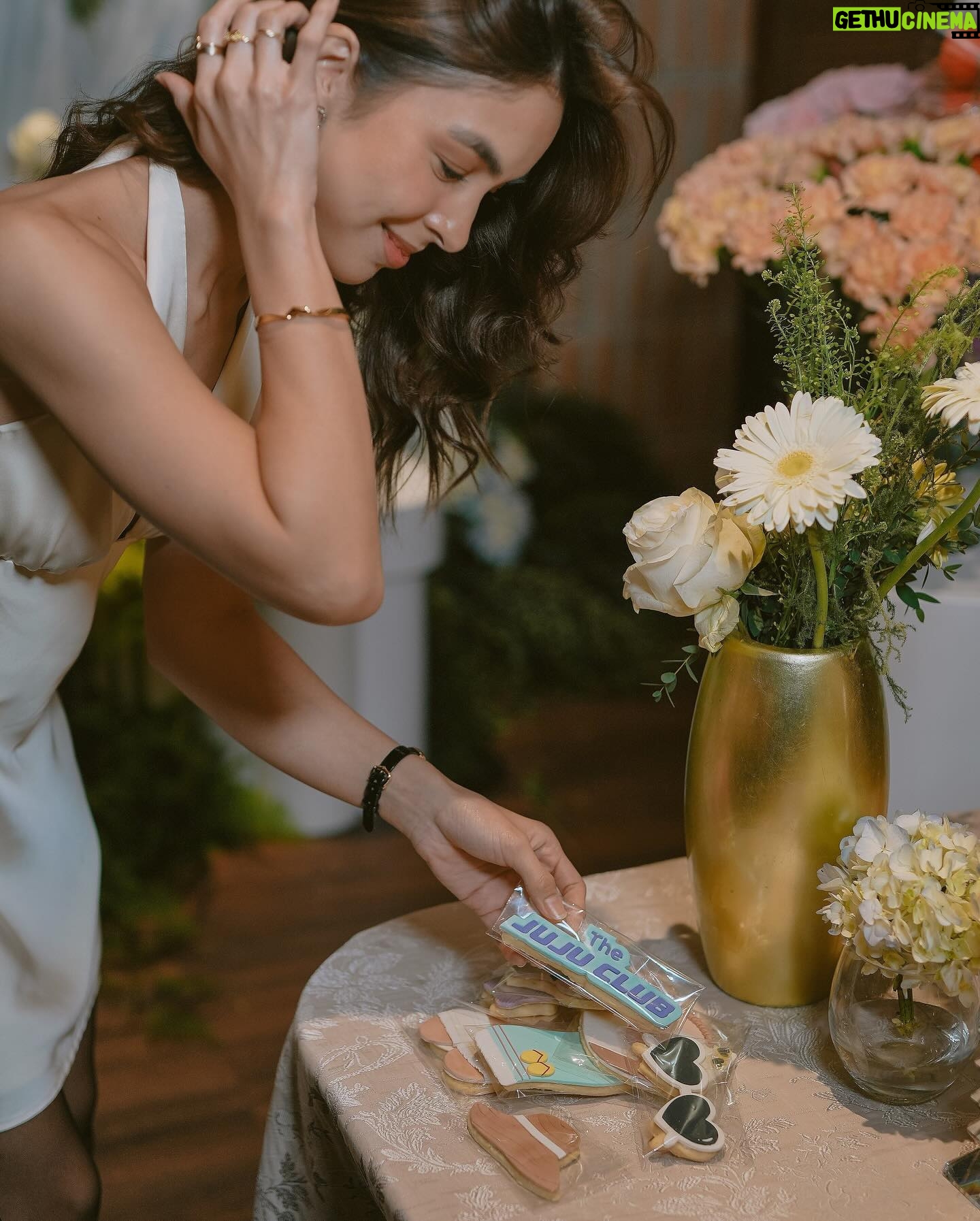 Julia Barretto - 411.7K Likes - Celebrating 3 years of @thejujuclub.co ♡ So grateful to everyone who put this all together and to family and friends for being present for a very meaningful night to me. 🌙