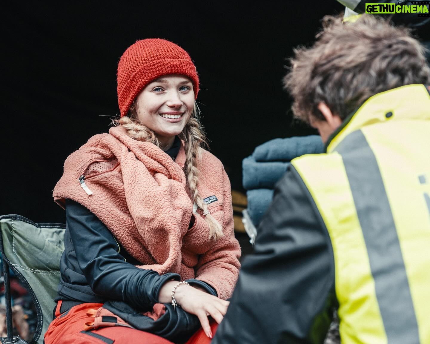 Julia Beautx - 251.1K Likes - Ihr habt es geschafft 🎉! Ihr seid die Gewinner, die Überlebenden von Staffel 4 - 7vs.Wild. Unter den härtesten Bedingungen, die wir jemals in einer Staffel hatten, habt ihr der Natur getrotzt. Unglaublich, wie ihr durchgezogen habt. Wir ziehen den Hut vor euch, eine unfassbar starke Leistung.
Danke Julia, Joe, Joey und Uwe und herzlichen Glückwunsch 💚. Ihr seid zu krass.
#7vswild