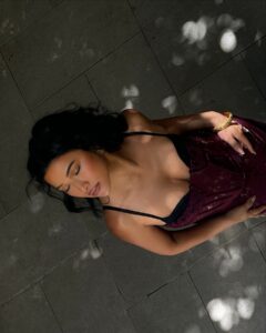Actress Julia Kelly HD Photos and Wallpapers December 2024