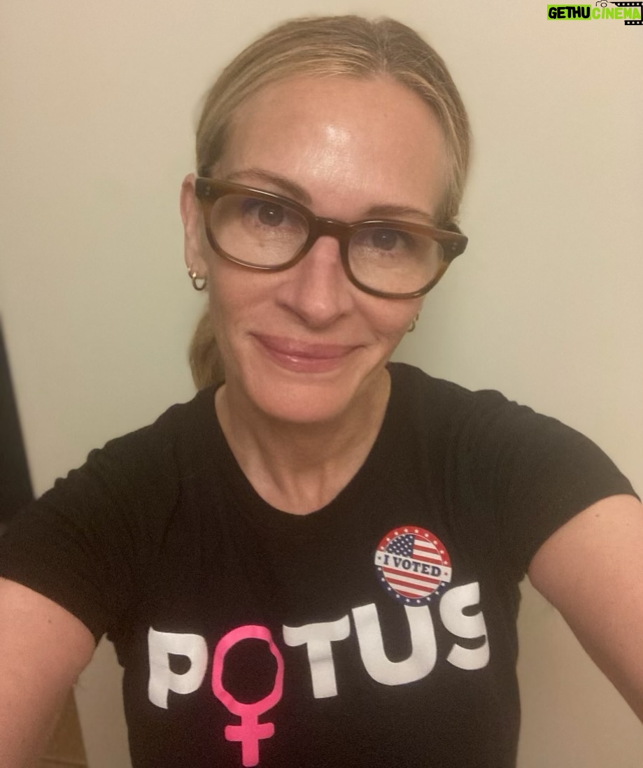 Julia Roberts - 546K Likes - There is a time to Hope, there is a time to Pray and there is time to VOTE. 🗳️ TODAY IS THE DAY! 🇺🇸