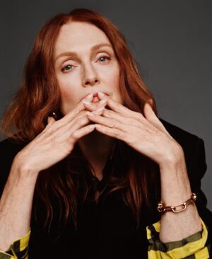 Julianne Moore Instagram - I loved this shoot! 
Thank you 
@m_magazine @jbtalbourdet
Photos by @alasdairmclellan 
Styled by @maxpearmain 
Article by @clement.ghys
@anthonyturnerhair @kaymontano @nailsbymh 
@andyhillmanstudio @artpartner 
@thconrad @michael.giugliano @gatsby_gus
