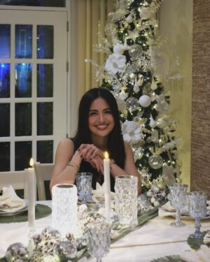 Julie Anne San Jose Instagram - Merry Christmas from our family to yours! 🎄😍❤️🙏🏻