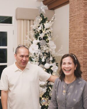 Julie Anne San Jose Instagram - Merry Christmas from our family to yours! 🎄😍❤️🙏🏻