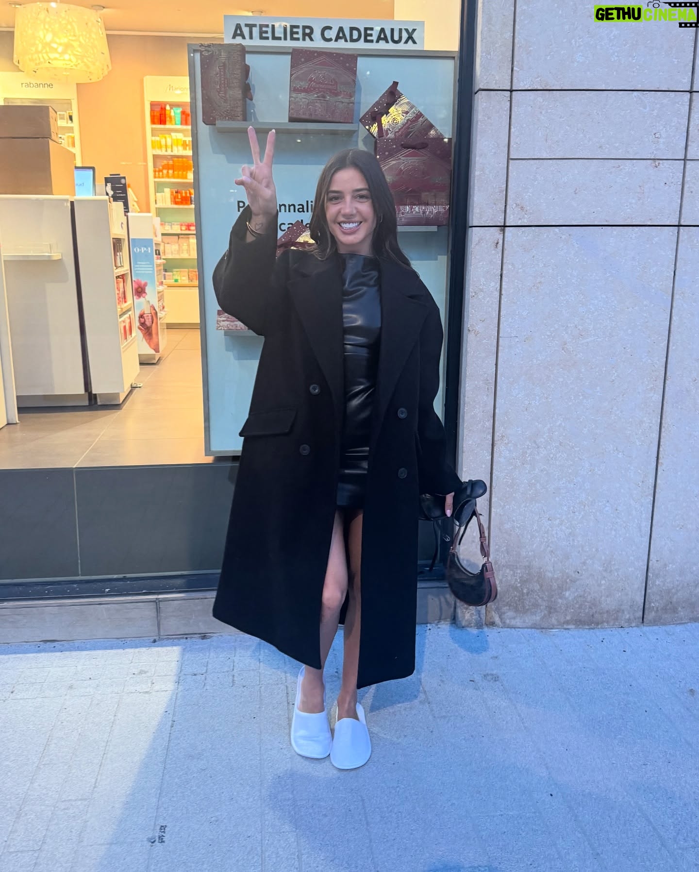 Julie Bertin - 31K Likes - 24h à Paris / @w9officiel - Final des 50 🎉