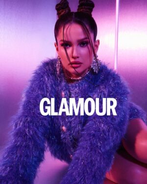 Juliette Instagram - Ontem ganhei o prêmio Geração Glamour como Mulher do Ano e hoje sou capa da @glamourbrasil. Alguém me belisca?! 

Foto: @cairamalho 
Styling: @yanacioli 
Beleza: @krisna 
Direção de set: @damascozzz
Equipe de foto: @ressumbrar @alephloureiro @thaisregin4
Direção de arte: @leticiahaag 
Texto: @thalita__peres 
Assessoria de Imprensa: @soubpmcom
Look: @dolcegabbana

#pratodosverem esse post possui texto alternativo