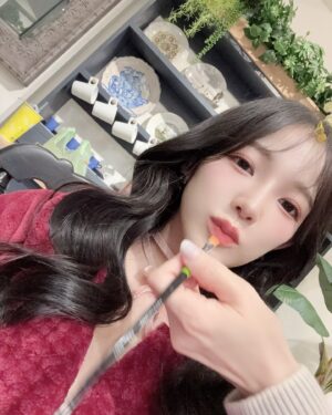 Jun Amaki Instagram - 大家晚上好！今天是聖誕節，我來到了台灣🇹🇼❤️🥰

今天就為台灣人氣雜誌JKF拍攝封面吧📷📕
預計4月發售，敬請期待！

然後，從 27 日到 29 日，期待已久的
『台灣寫真博覽會2024』
@tsetaiwan 
@jkfofficial 

這是我今年第一次參加☺️
有些席位已經賣完了🔥
工作人員稱我為超級明星🙇🏻‍♀️🎄🇹🇼
快樂的。。。

我非常期待與大家見面❤️❤️

to staff✉️
我已經愛上了所有參與其中的優秀人們。 。
請休息放鬆🥰
#TSE #天木純 #台湾 #台灣
#JKF #寫真博覽會