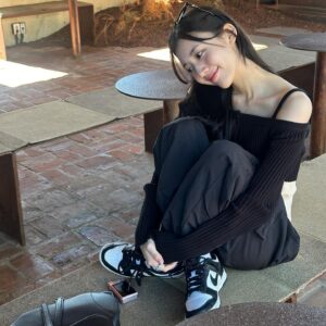 Jung Da-bin Instagram - 날이 좋다요 🫧🧋