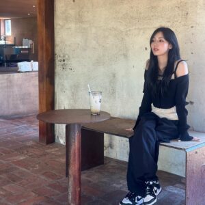 Jung Da-bin Instagram - 날이 좋다요 🫧🧋