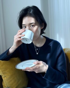 Jung Eun-chae Instagram - ☕️🎶✨⠀⠀⠀⠀⠀⠀⠀⠀⠀⠀⠀⠀⠀⠀⠀⠀ 
⠀⠀⠀⠀⠀⠀⠀⠀⠀⠀⠀⠀⠀⠀⠀⠀ 
#AD #키린 #Qeelin