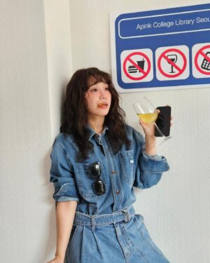 Jung Eun-ji Instagram - 퇴근을 원했지만 엄청많이웃었던날☀️
#퇴근#좋아요#🫶🏻