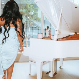K. Michelle Instagram - He say I’m his Gangsta Boo, pretty little thug🌻🥃🎯❤️ @puddintheoutlaw #datenight