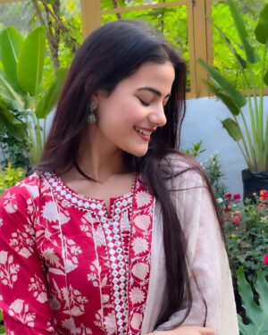 Kajal Sharma Instagram - 🌹
