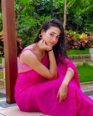 Kajal Sharma Instagram - 🌷