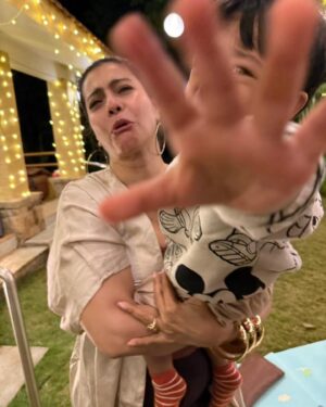 Kajol Instagram - And that’s a wrap! Better than a movie ending for sure . Wishes for the coming year to all of you 
May u always run out of chairs for your guests
May ur table always groan with the weight of food and friends..
May ur neighbours always complain about how long and fun ur parties are.. and last of all…. 
May ur joy be supremely infectious to the world around you always. 
#blessedbe #toasttothenewyear #happynewyear