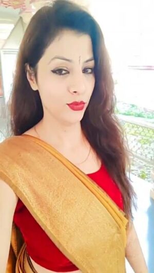 Kanak Yadav Instagram - Bal Ved Vyas ji ka temple kalpi

#kanakyadav #kanakactress #live