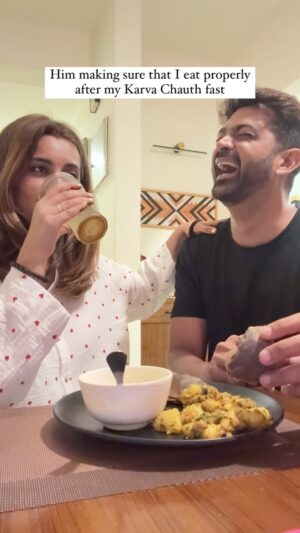 Kanupriya Gupta Instagram - Okay, he literally ran to the door to get my food 🤣♥️ he makes fasting so with it♥️ 
#reelitfeelit #funnyreels #couplereels #karvachauthspecial #couplevideos