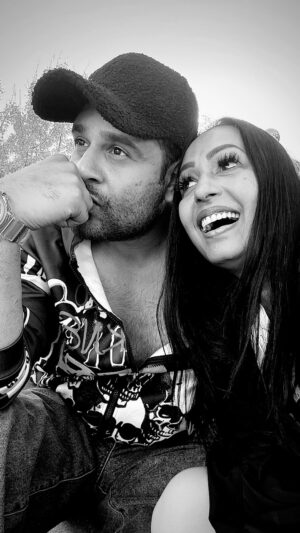 Kashmera Shah Instagram - Just like that. #kashmerashah #kashmirashah #kash #krushna #krushnaabhishek @krushna30 #bollywood #bollywoodsongs #bollywoodactress #bollywoodmovies #bollywoodstyle
