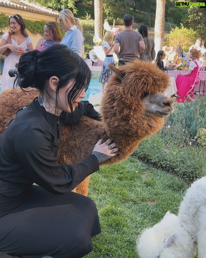 Kat Von D - 195.1K Likes - Thank you @parishilton for inviting us to celebrate your sweet baby girls first birthday today! @sammidoll and I loved getting to take a tiny little break from tour and bonding over some much needed mom-time!
We love your beautiful, growing family! 🖤