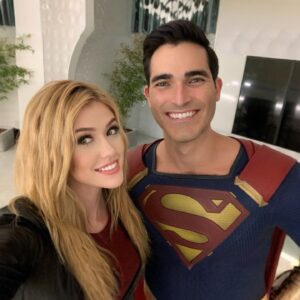 Katherine McNamara Instagram - 💚We did not fail this city.💚 The series finale of #SupermanandLois airs tonight @theCW. Congrats @tylerhoechlin @bitsietulloch and the whole @cwsupermanandlois team. The #Arrowverse will live on in our hearts forever.

The shows may be finished, but the legacy continues. I couldn’t be prouder to be among these heroes. Thank you for letting me be a part of your stories, even for a little while. With love always, Mia Smoak-Queen — The #GreenArrow 💚🏹