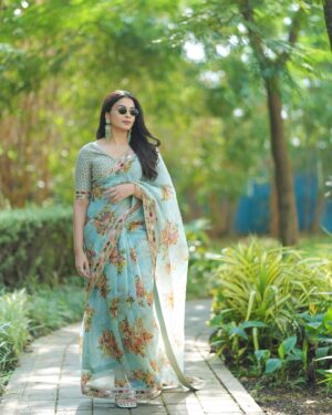 Kavya Shetty Instagram - 🧚🏻‍♂️✨💚

Wearing @samyakksarees @samyakkclothing 
Click @sumanthpxl @frozenmoment_s 
Jewellery @nayrasbynethra 
Makeup & Hair @manjunattha.n 
#kavyashetty #bengaluru