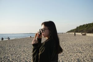 Kaya Kiyohara Instagram - 大掃除中にサボテンの棘に盛大に刺さったりしましたが、ゆるりとぽかぽか生きてます。
⁡
今年は、まばゆいご縁たちに恵まれて
沢山の力を分けてもらいながら
日々を過ごせていたように思います。
⁡
来年は今を大切に、
そして変化を楽しめる人間でありたいです。
⁡
皆さまもどうかご無理なさらず
食べたいものを食べて
見たいものを見て
出逢いを愛せますように。
⁡
来年もまた共に生きましょう☺︎
📷アイスとカメラと私