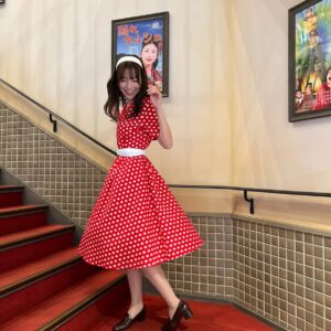 Kayako Abe Instagram - ♪

昭和れとろ👯‍♀️👠

明日のめざましどようびで♡