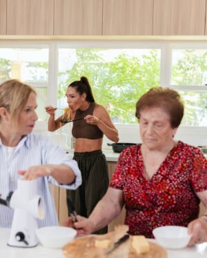 Kayla Itsines Instagram - Our family recipes are now YOUR family recipes ❤️🇬🇷 You guys…. we actually got RECIPES out of Yiayia… do you know how impossible this was 💀 When we asked her how much salt she said “ah not much” …. YIAYIA!! That’s NOT an amount 🤣😂 Link is in my bio and I’ve made a little highlight reel for it too 👀😍 Happy cooking !!!