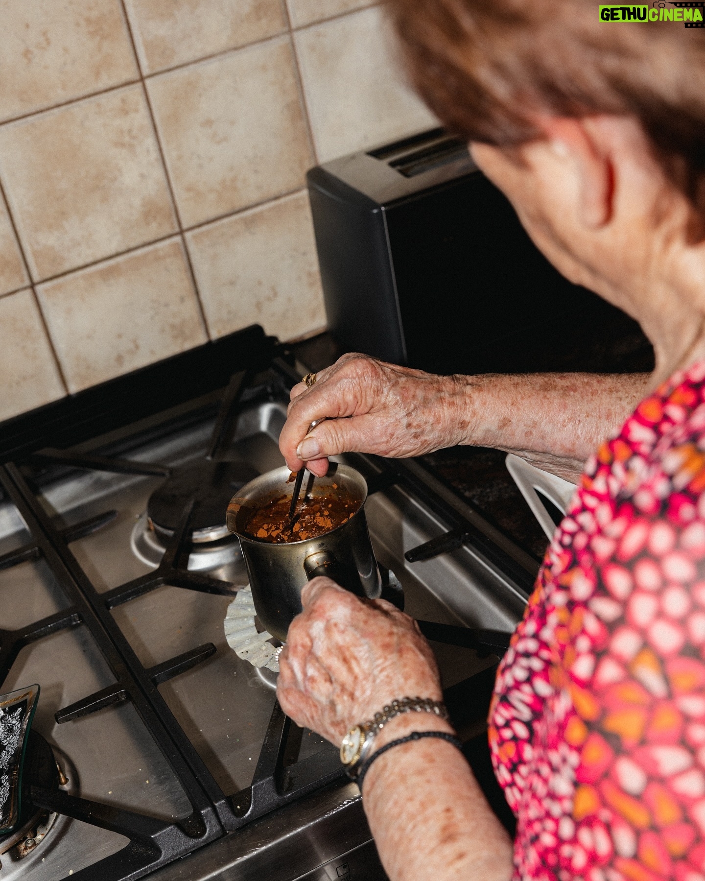 Kayla Itsines - 25.4K Likes - Our family recipes are now YOUR family recipes ❤️🇬🇷 You guys…. we actually got RECIPES out of Yiayia… do you know how impossible this was 💀 When we asked her how much salt she said “ah not much” …. YIAYIA!! That’s NOT an amount 🤣😂 Link is in my bio and I’ve made a little highlight reel for it too 👀😍 Happy cooking !!!
