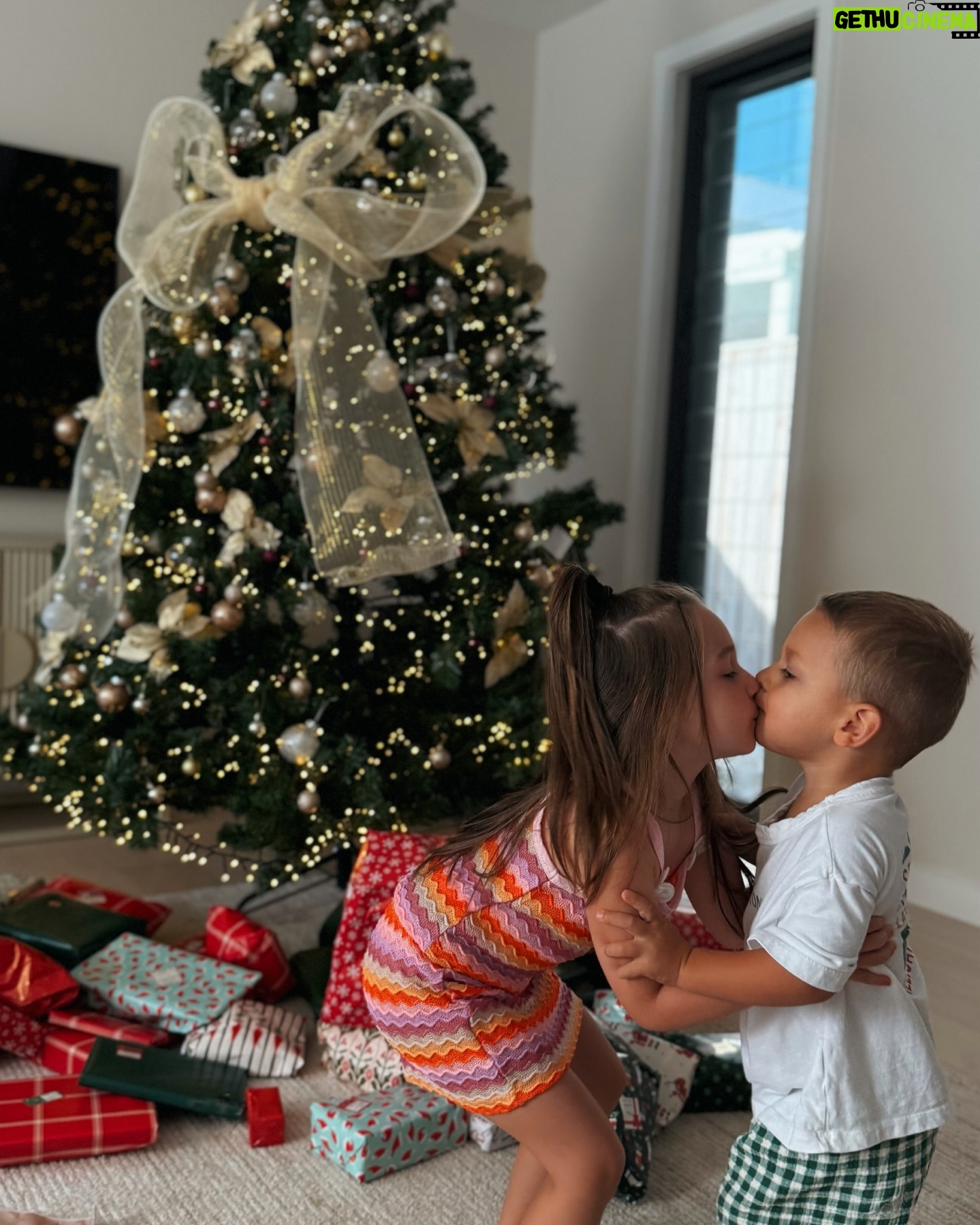 Kayla Itsines - 70.2K Likes - Merry Christmas Everyone 😍🎄 Love Arna and Jax 🥰