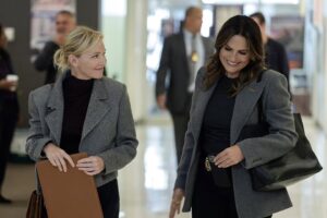 Kelli Giddish Instagram - guess who’s back— tonight on an all NEW #SVU on @NBC and @Peacock #LawAndOrder @wolfentertainment @nbclawandorder
