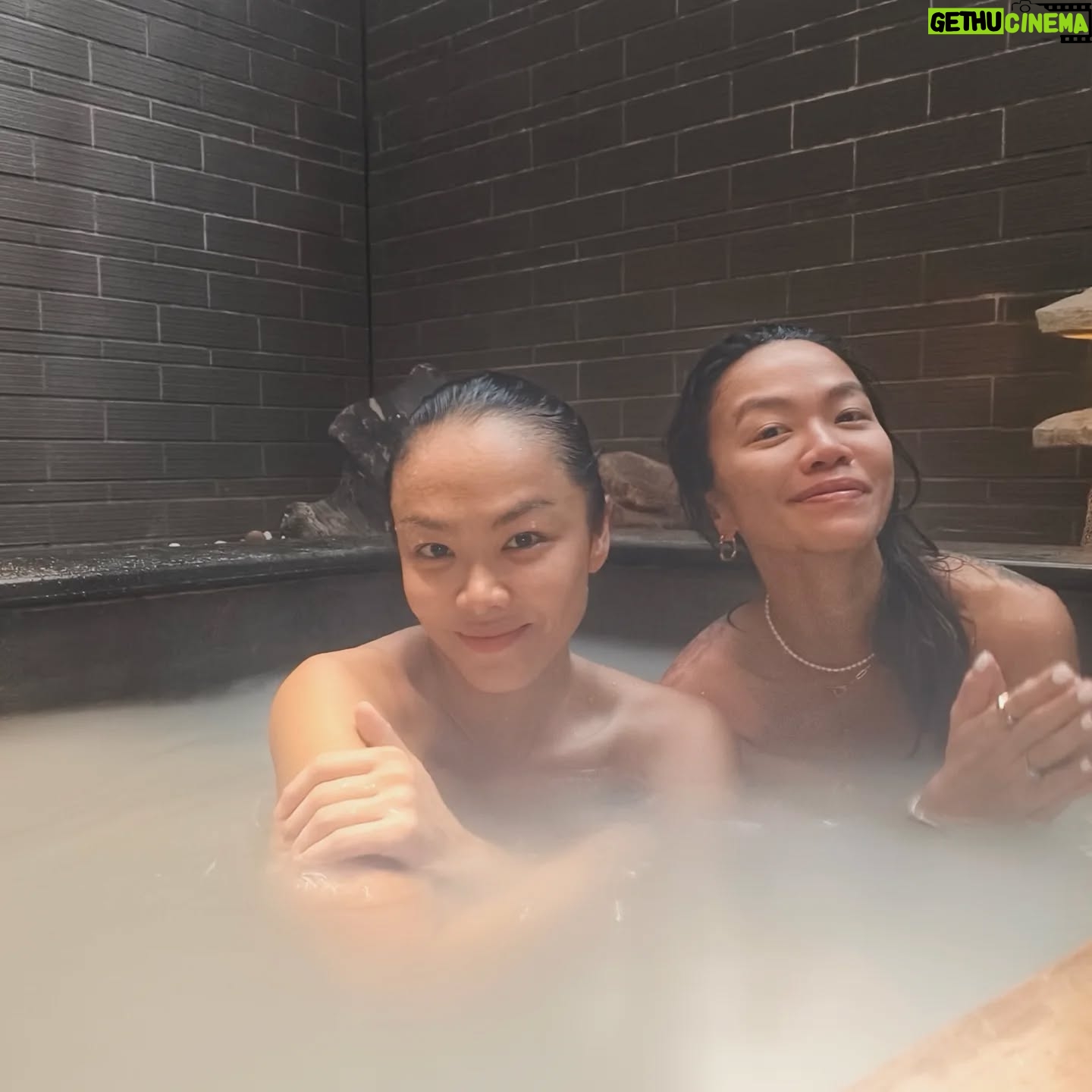 Kelly Tandiono - 4.4K Likes - That one sister that I love and want to wrink her neck from time to time 🤣🤣🤣 The one I can't get rid of but always miss and love forever ♥️😘
.
#Sisters #Sistersquad #Taipei #Taiwan