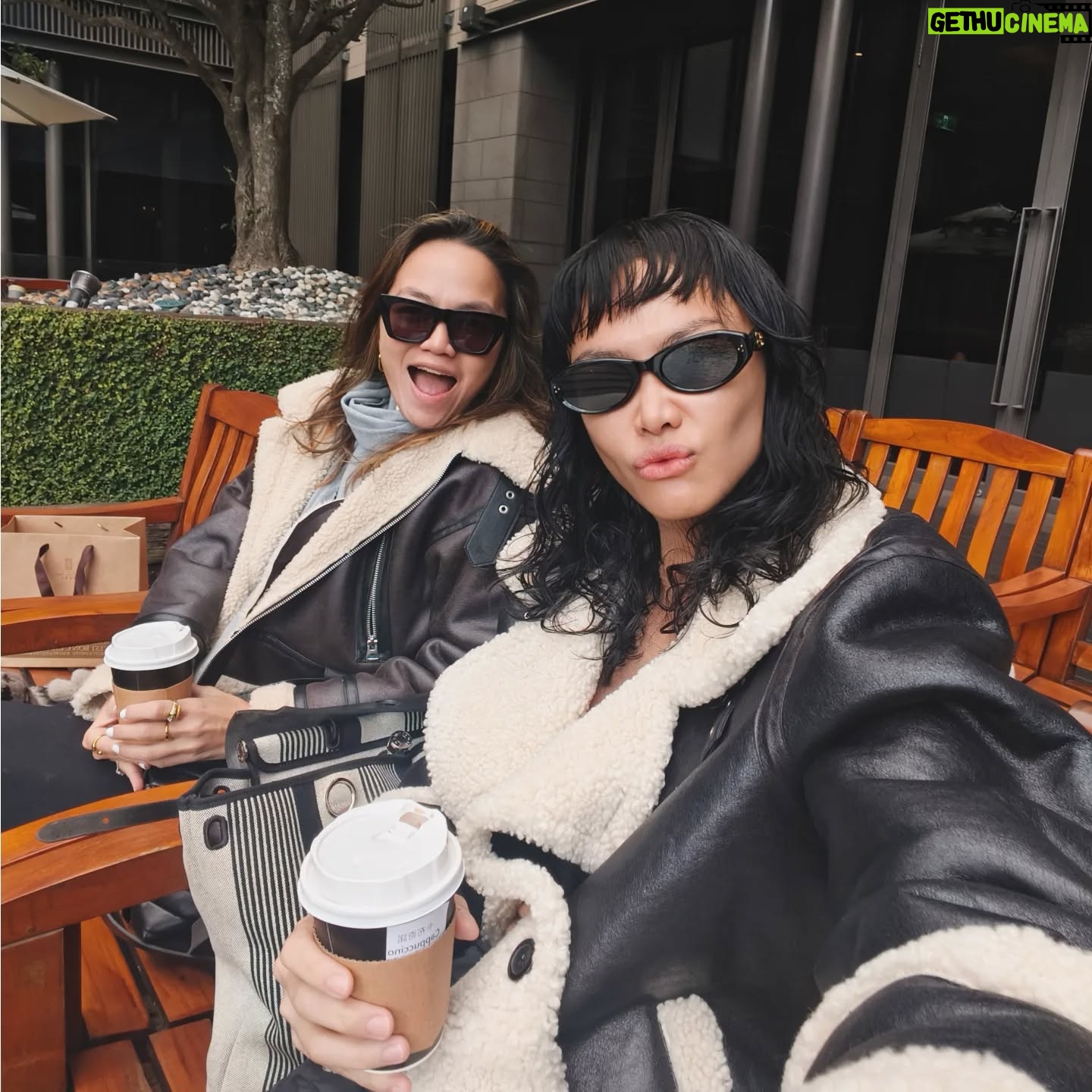Kelly Tandiono - 4.4K Likes - That one sister that I love and want to wrink her neck from time to time 🤣🤣🤣 The one I can't get rid of but always miss and love forever ♥️😘
.
#Sisters #Sistersquad #Taipei #Taiwan