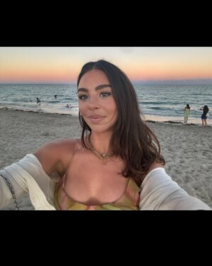 Kellyn Sun Instagram - I found my peace in this city 🌅🌴🫶🏻